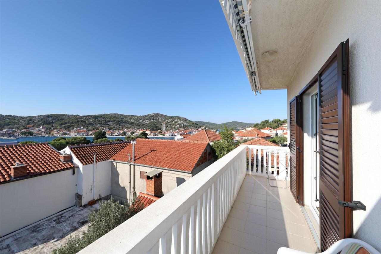 Apartments Snjezana Tisno Exterior foto