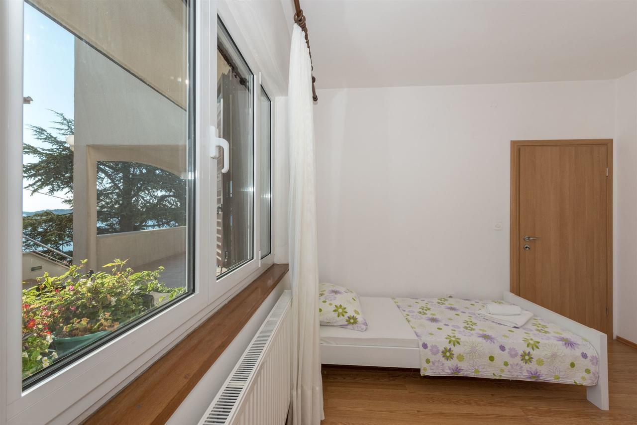 Apartments Snjezana Tisno Exterior foto