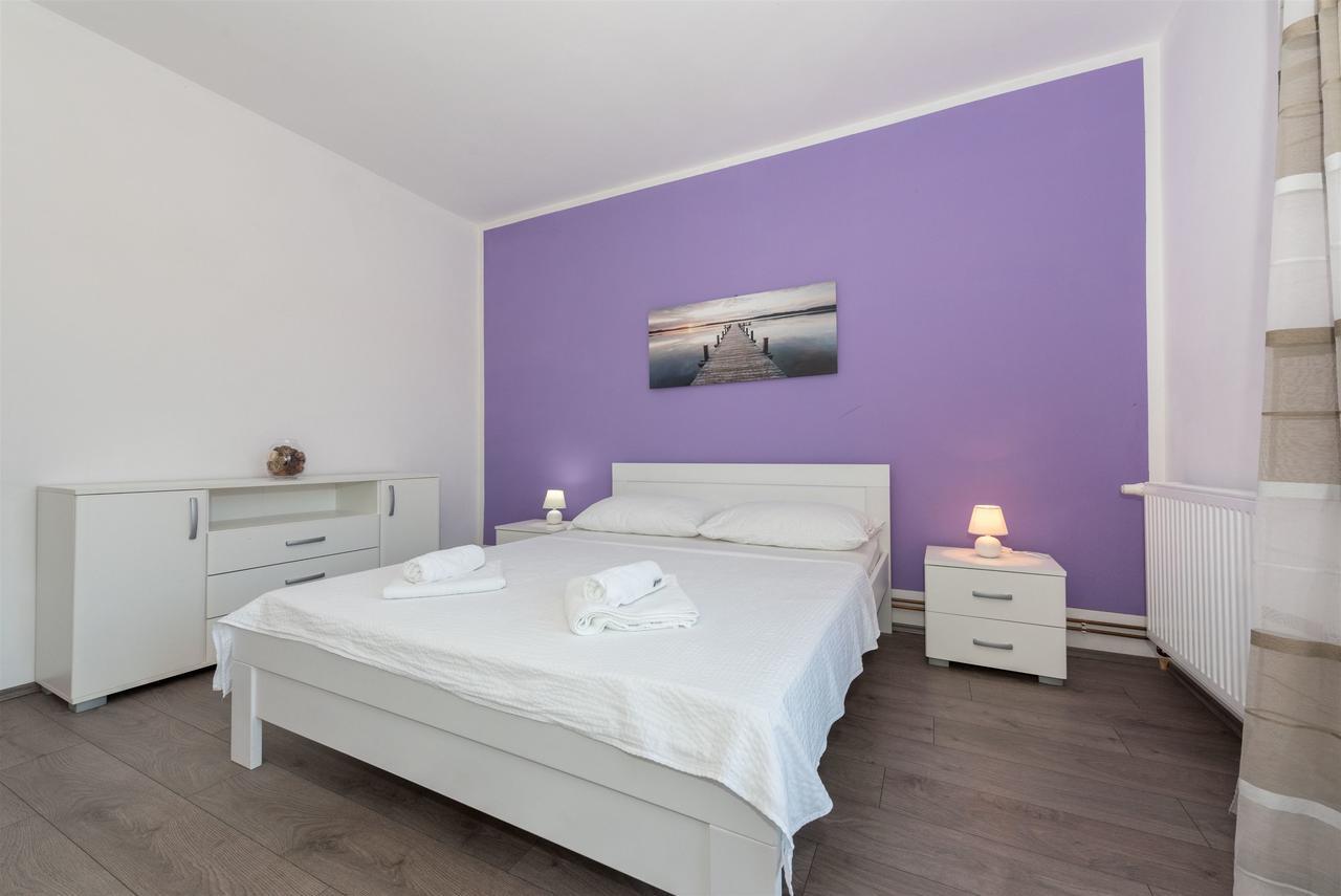 Apartments Snjezana Tisno Exterior foto