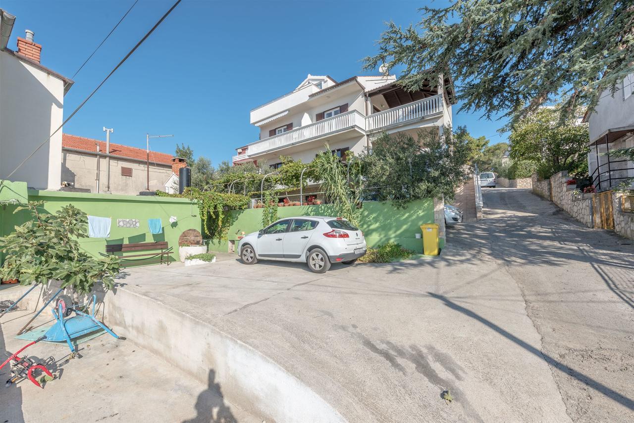 Apartments Snjezana Tisno Exterior foto