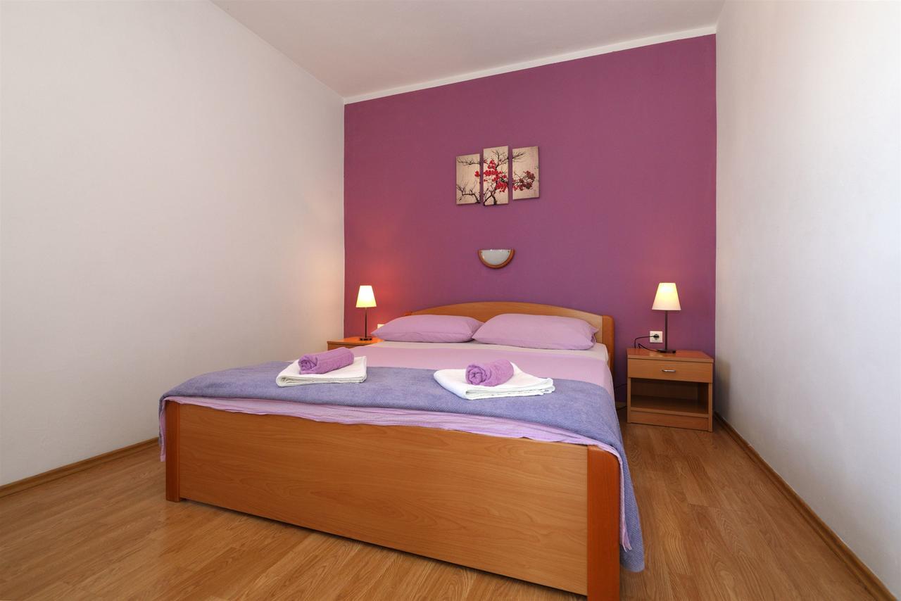 Apartments Snjezana Tisno Exterior foto